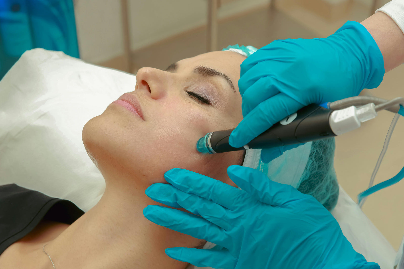 The Science of a Radiofrequency Facial: Skin Tightening 101